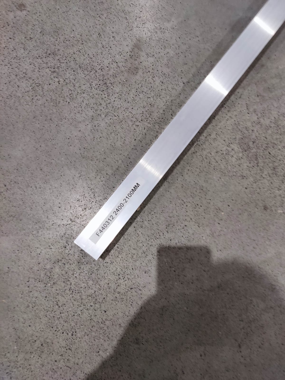 Estructuras - riel de montaje - F806 - 40x40 - 2400mm - OUTLET